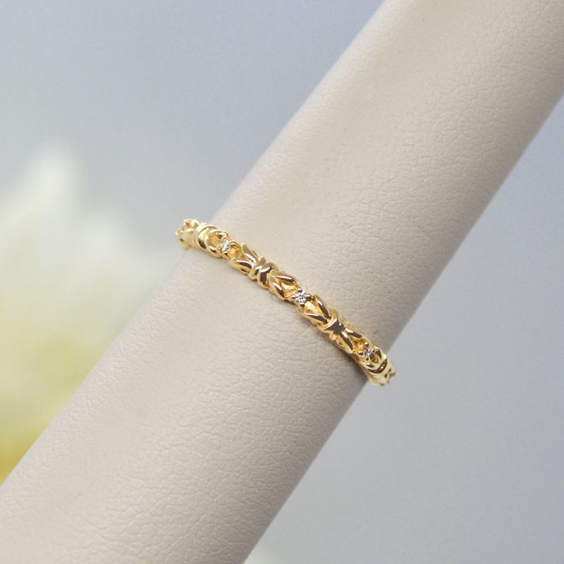 Diamond stackable Stuller ring in 14k yellow gold