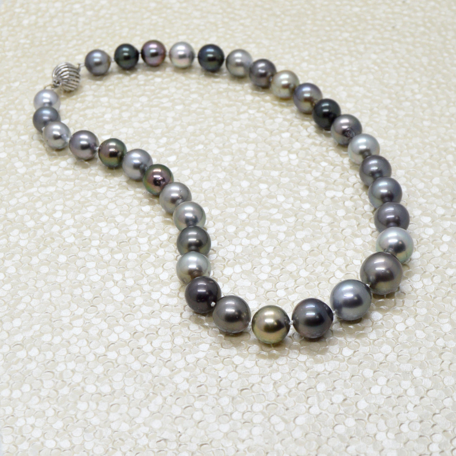 18" Strand of Tahitian pearls necklace with 14K white gold clasp