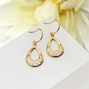 Dangle Earrings in 14 Karat Yellow Gold Filigree with Ear Wires