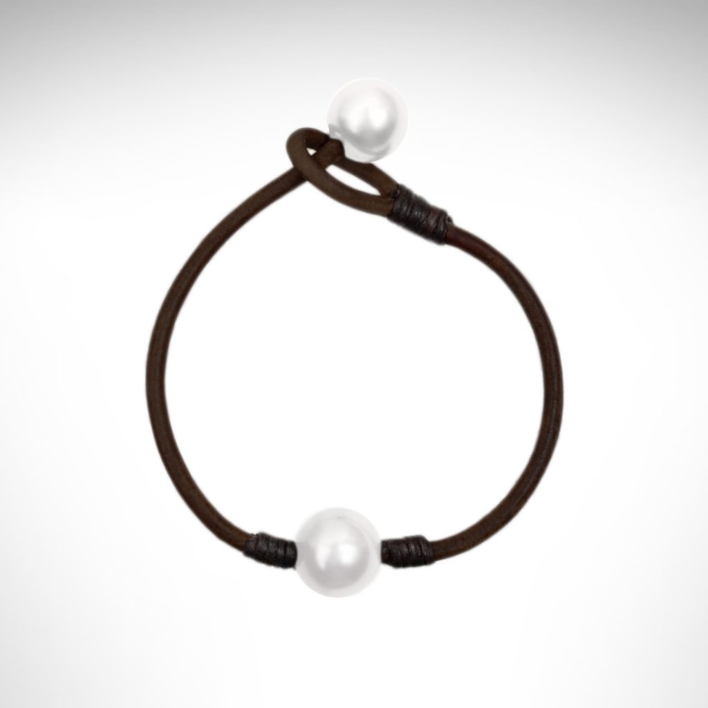 Vincent Peach white double pearl bracelet on leather