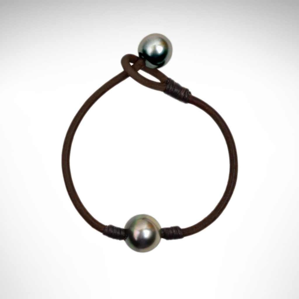 Vincent Peach double tahitian pearl bracelet on leather
