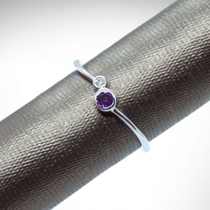 14KW ring with amethyst and diamond