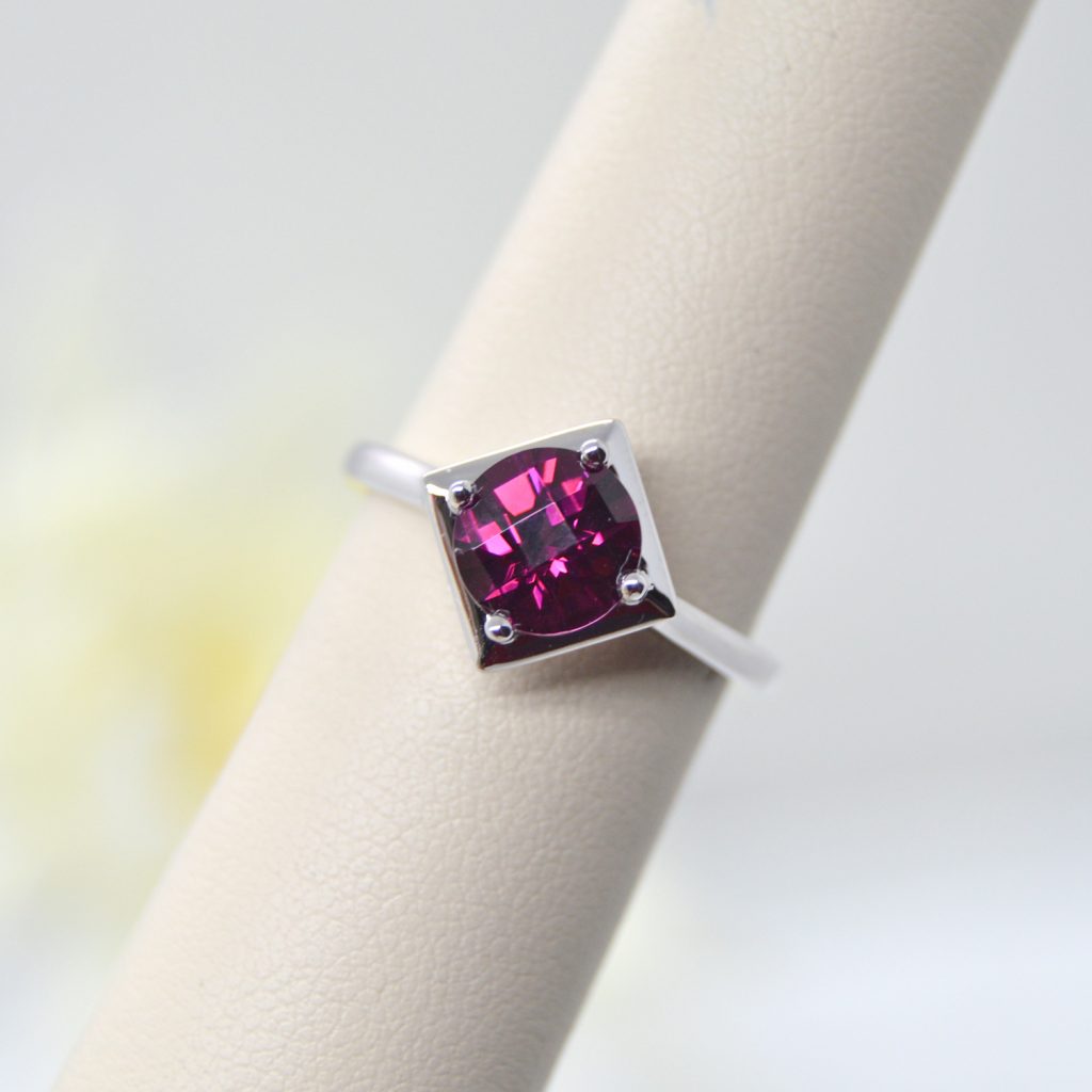 Round rhodolite garnet gemstone in square shaped setting, 14K white gold ring